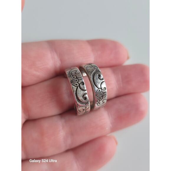 Brighton Silver-Tone Etched Floral Hoop Earrings – 90s Retro Style – 0.7 in - Picture 6 of 9